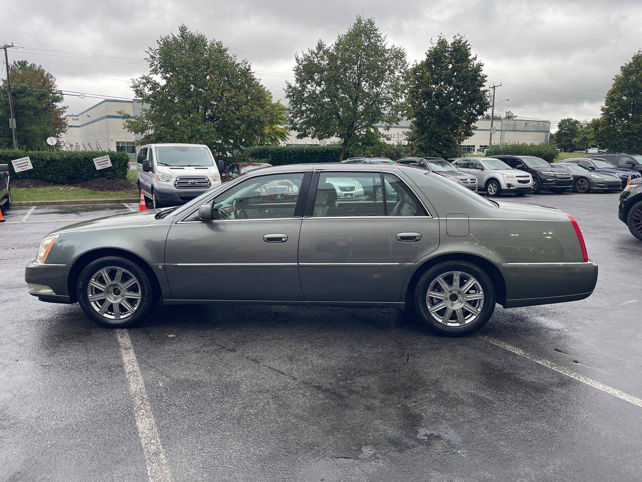 Cadillac DTS Sedan 2007