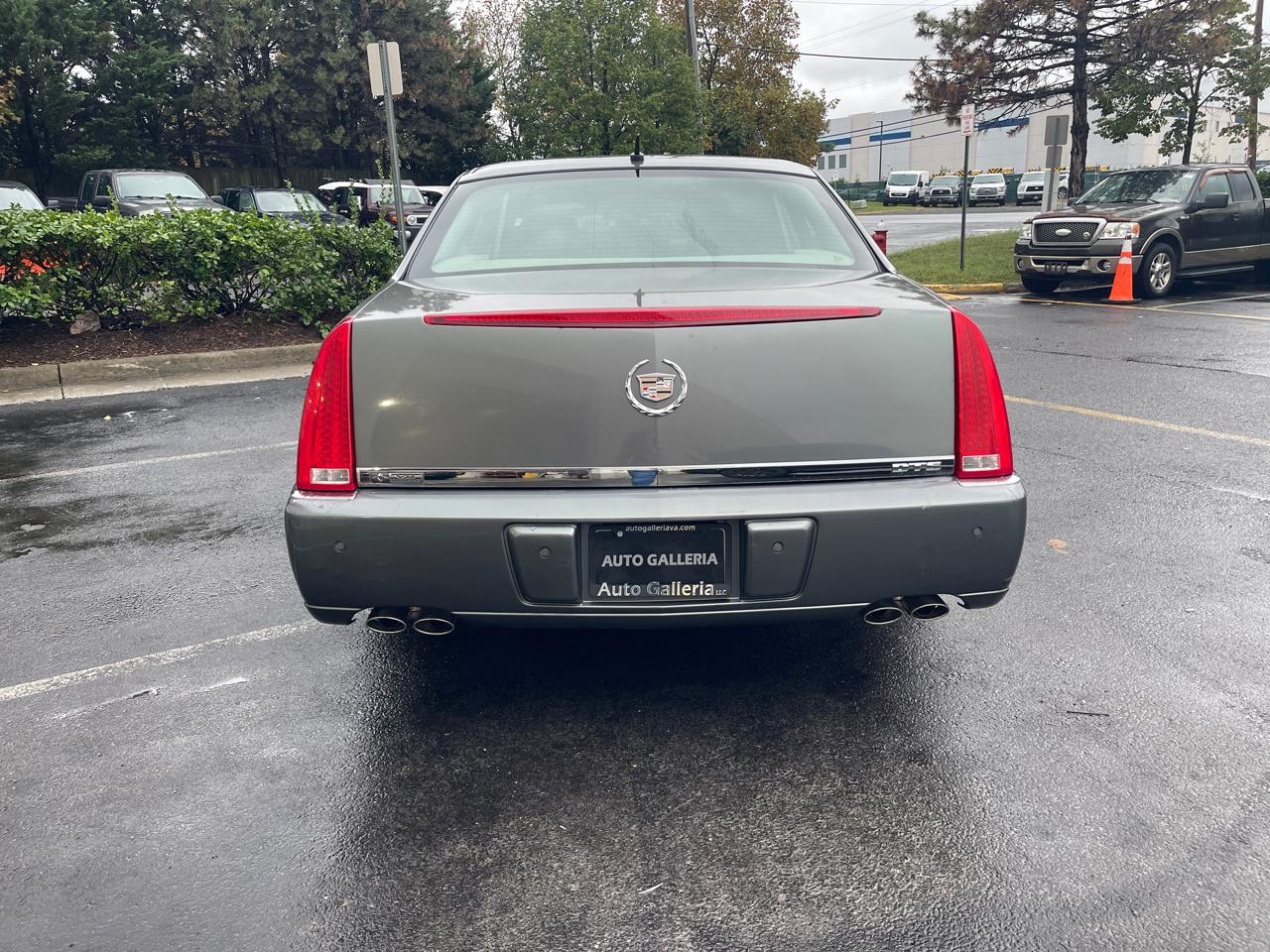 Cadillac DTS Sedan 2007