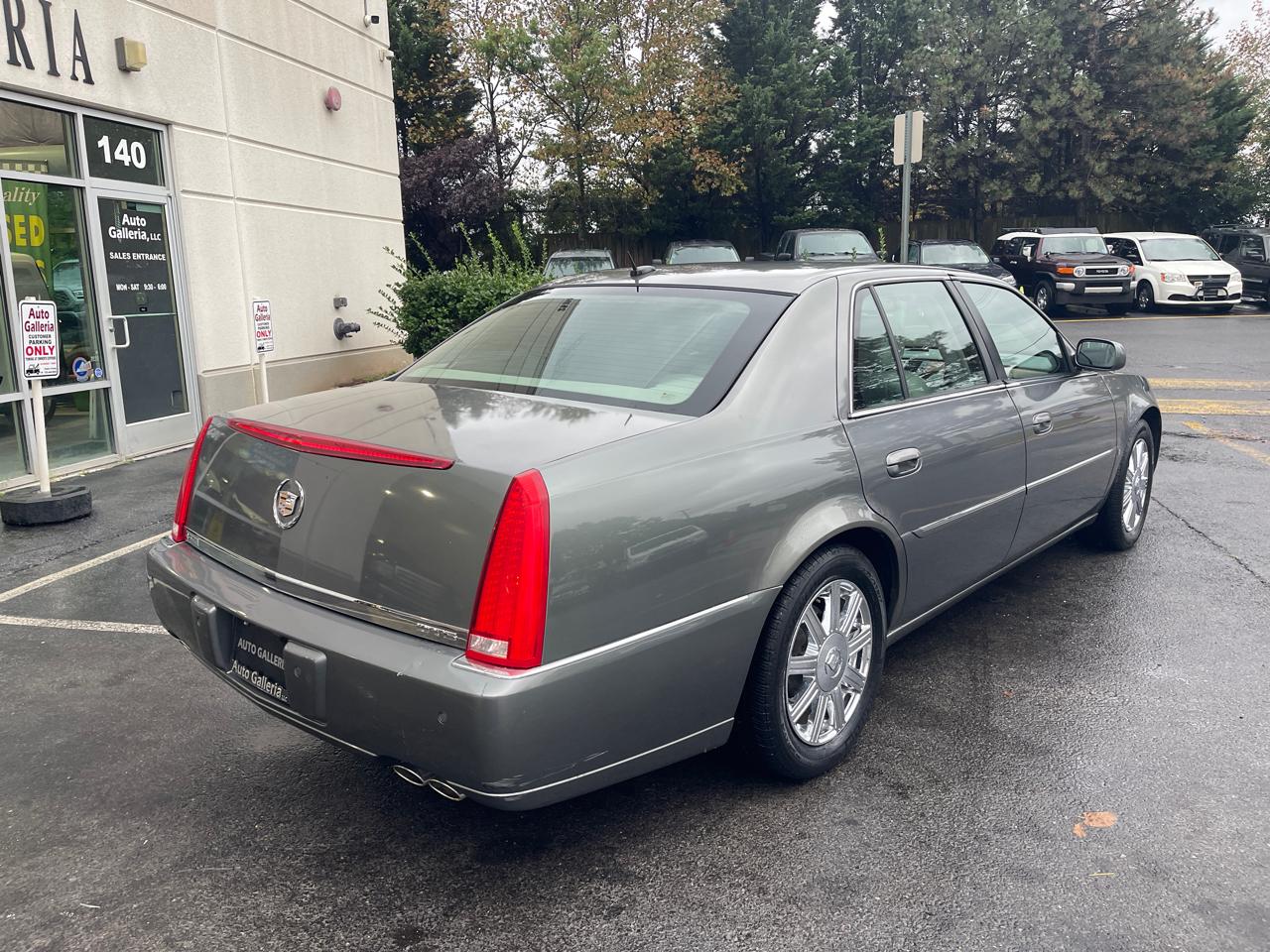 Cadillac DTS Sedan 2007