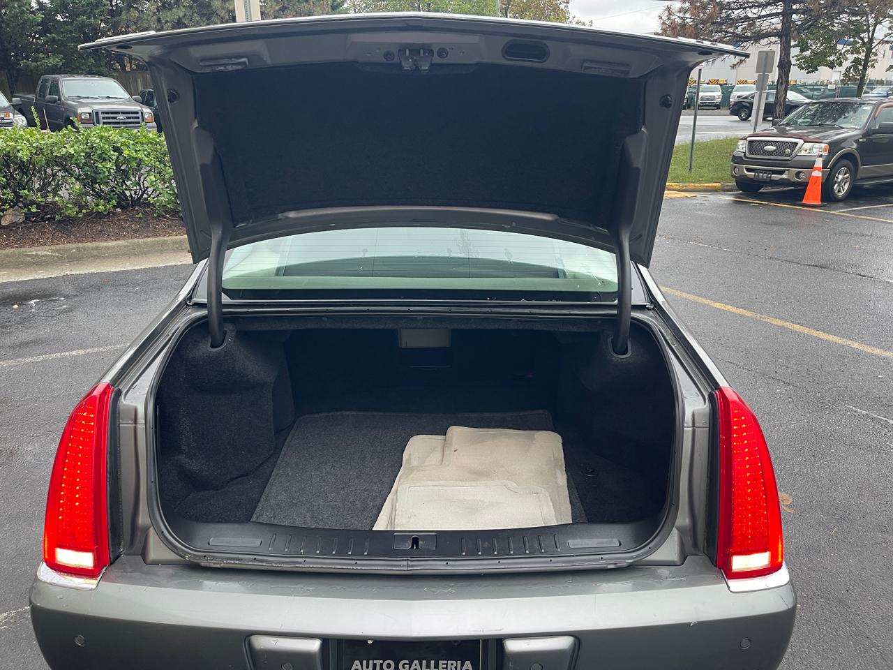 Cadillac DTS Sedan 2007