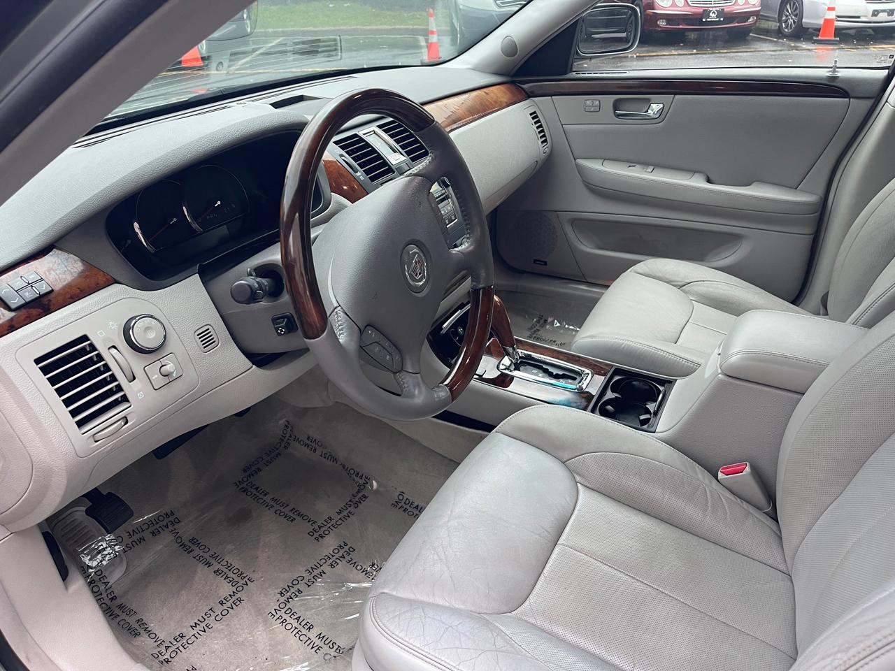 Cadillac DTS Sedan 2007
