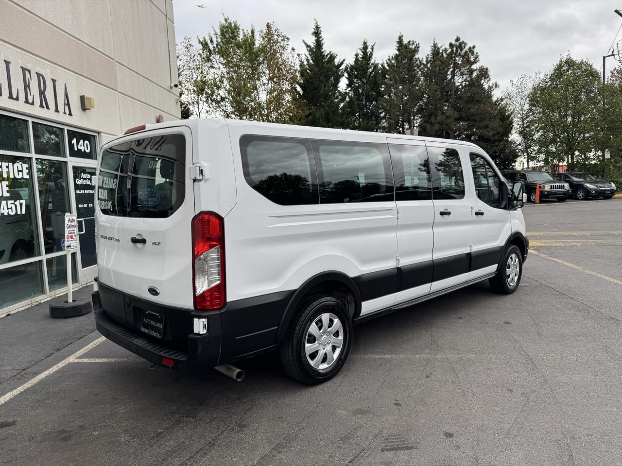 Ford Transit 350 Wagon Low Roof XL w/Sliding Pass. 148-in. WB 2021