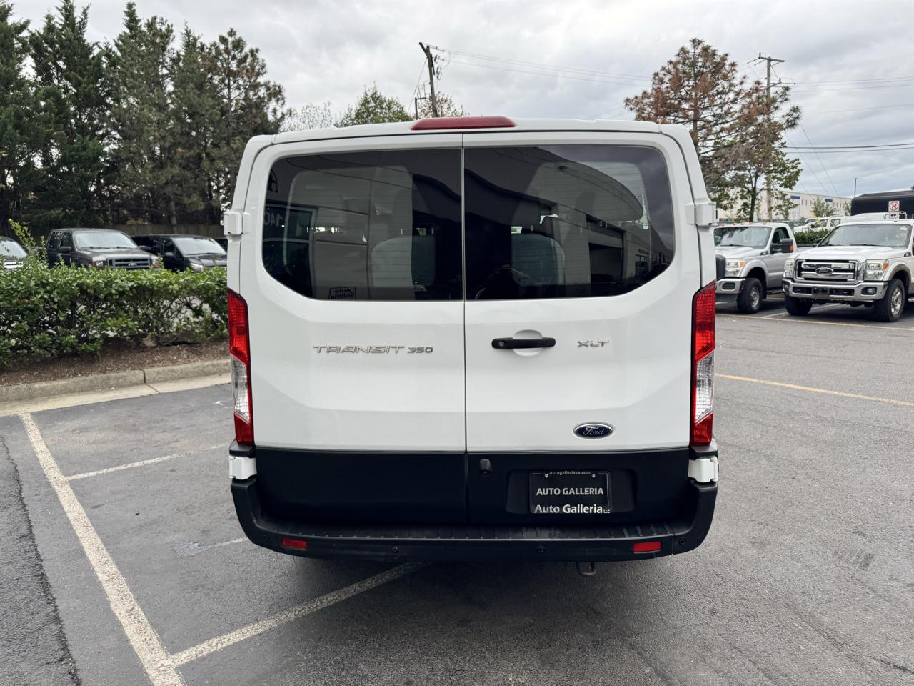 Ford Transit 350 Wagon Low Roof XL w/Sliding Pass. 148-in. WB 2021