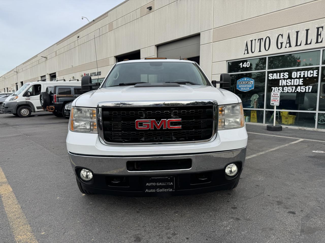 GMC Sierra 3500HD SLE Crew Cab 4WD 2011