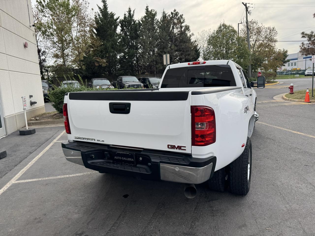 GMC Sierra 3500HD SLE Crew Cab 4WD 2011