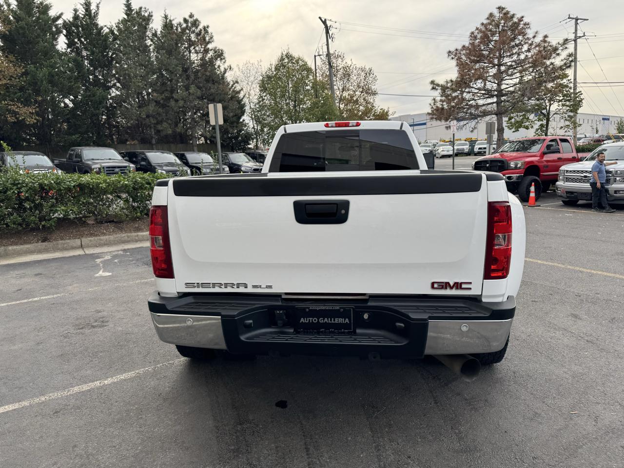 GMC Sierra 3500HD SLE Crew Cab 4WD 2011