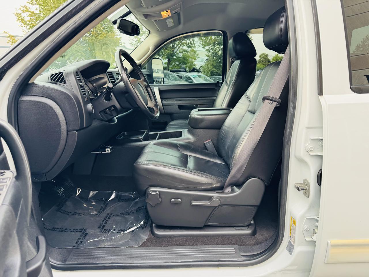 GMC Sierra 3500HD SLE Crew Cab 4WD 2011