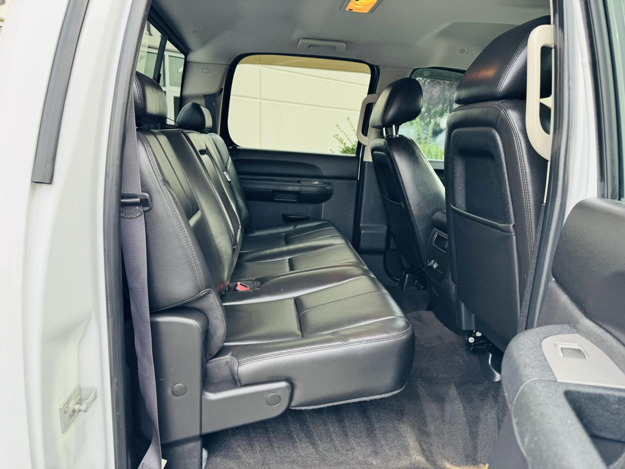 GMC Sierra 3500HD SLE Crew Cab 4WD 2011