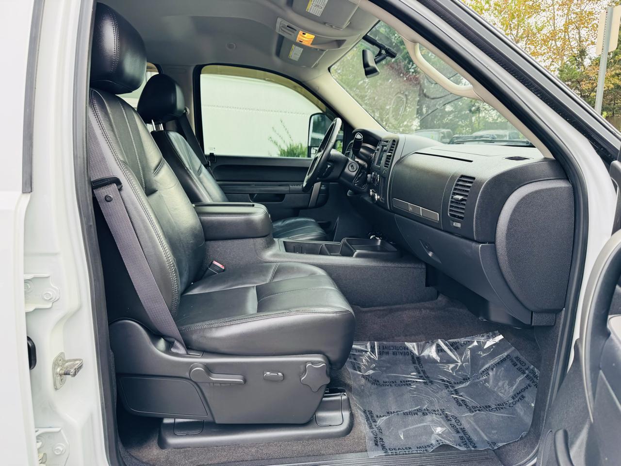 GMC Sierra 3500HD SLE Crew Cab 4WD 2011