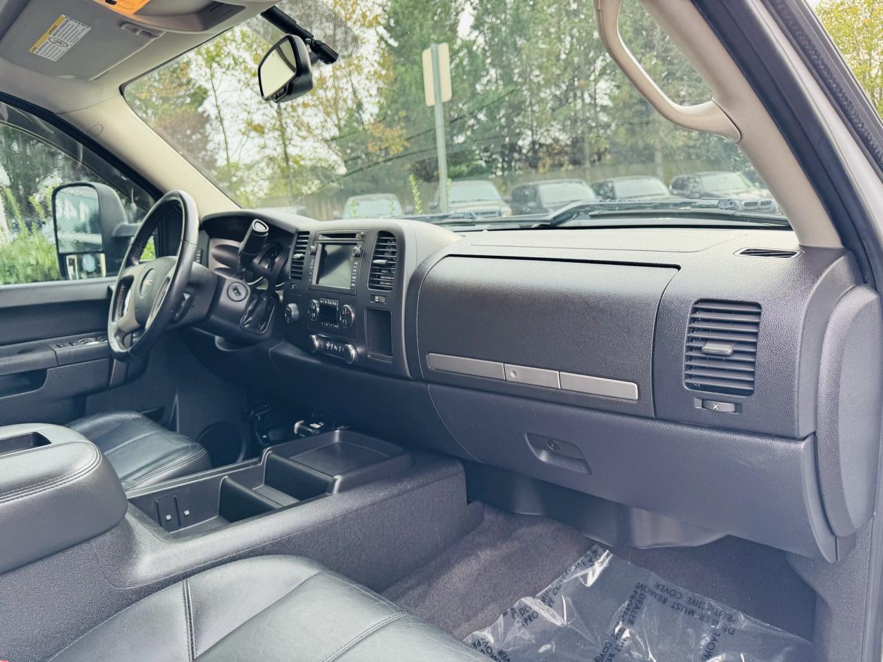 GMC Sierra 3500HD SLE Crew Cab 4WD 2011