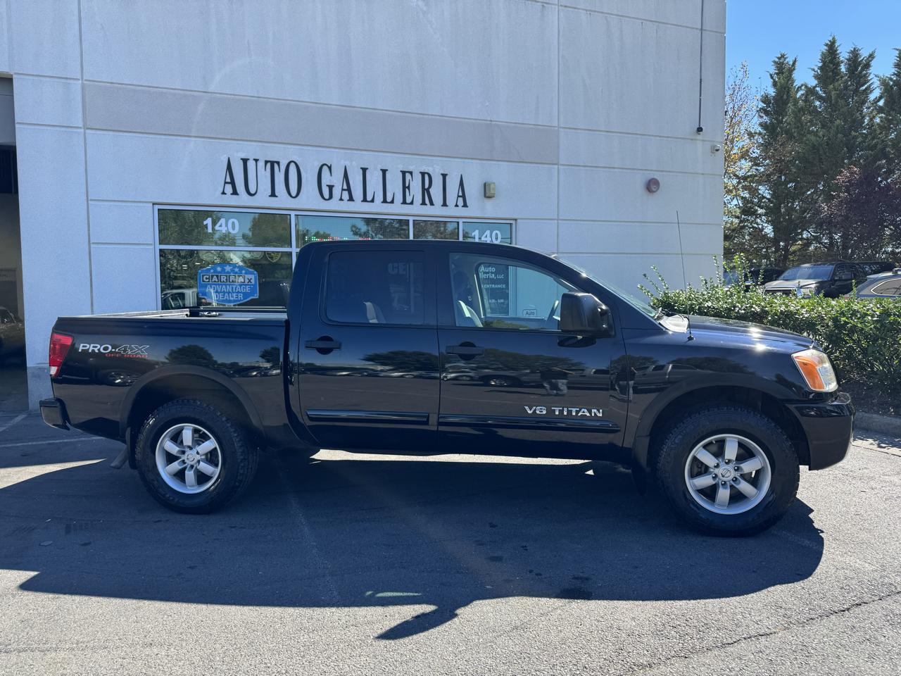 Nissan Titan SV Crew Cab 4WD 2011