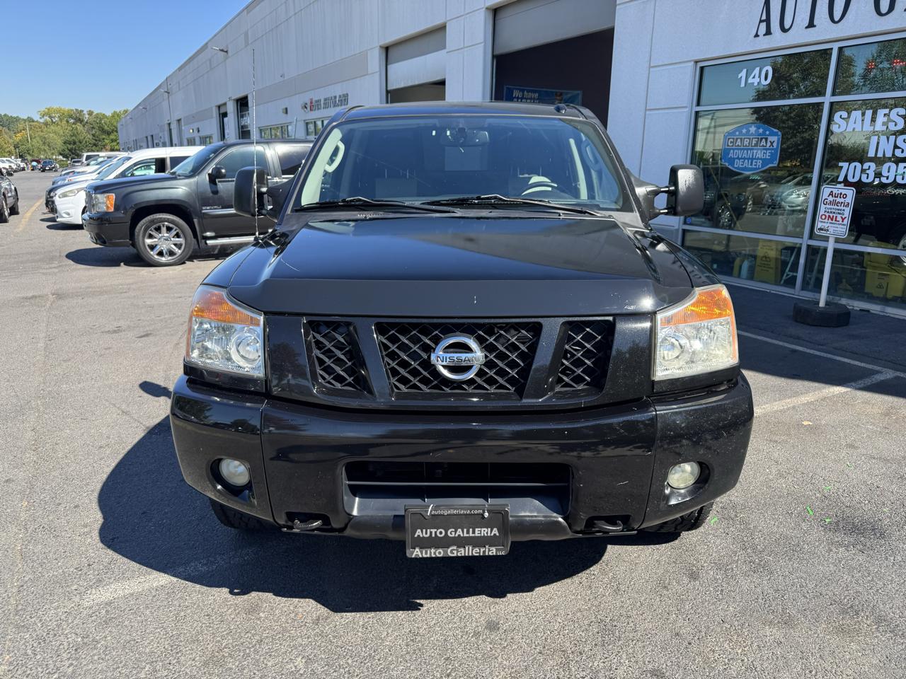 Nissan Titan SV Crew Cab 4WD 2011