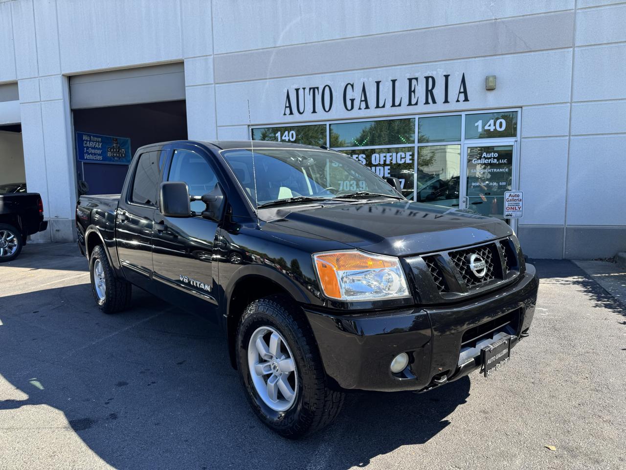 Nissan Titan SV Crew Cab 4WD 2011