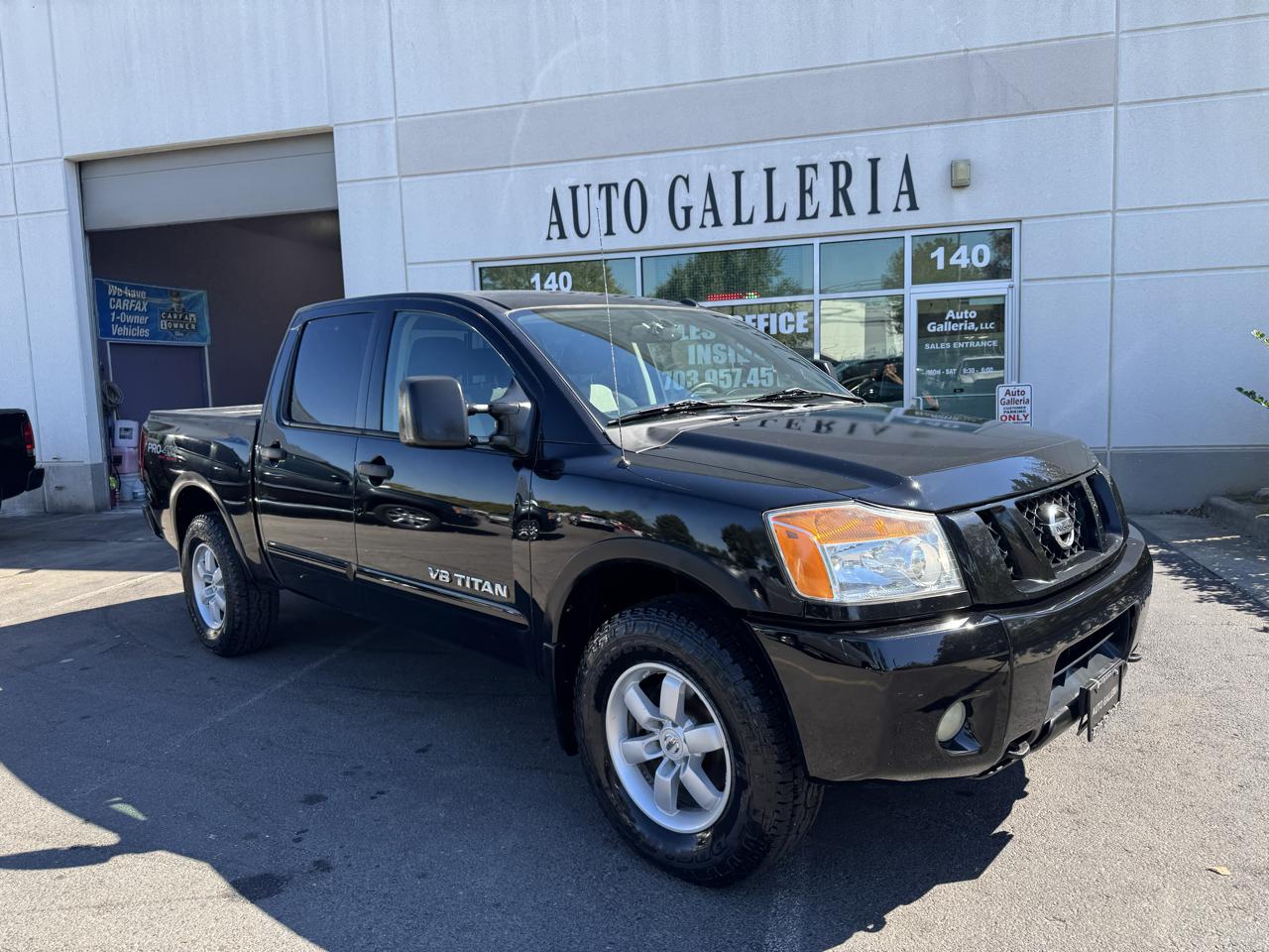 Nissan Titan SV Crew Cab 4WD 2011