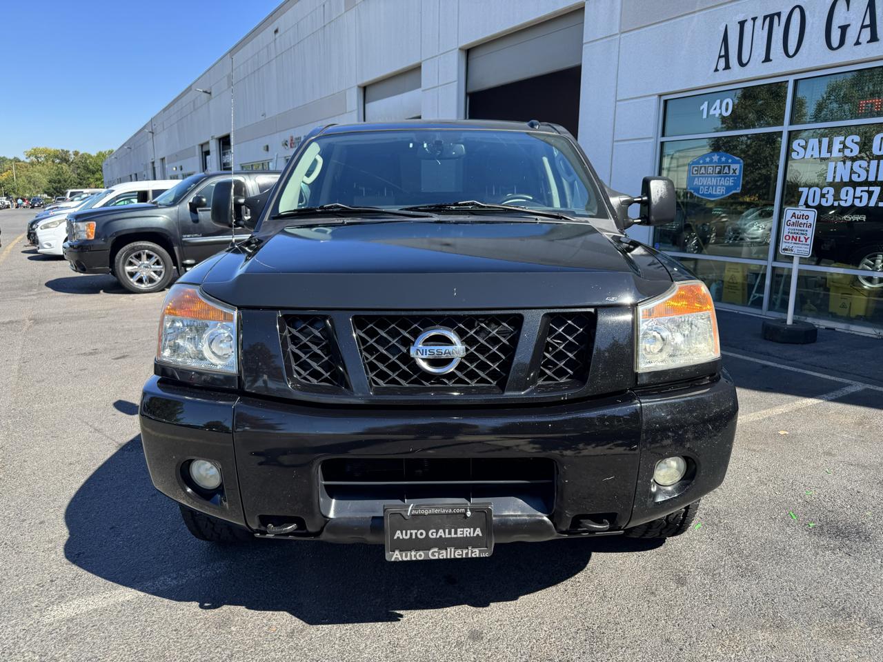 Nissan Titan SV Crew Cab 4WD 2011