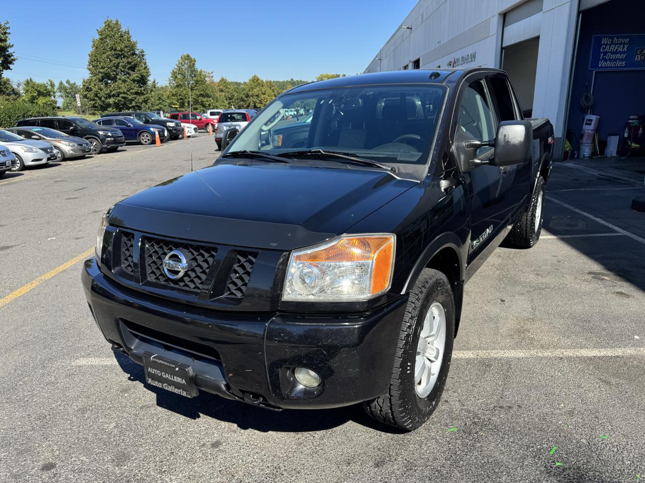 Nissan Titan SV Crew Cab 4WD 2011