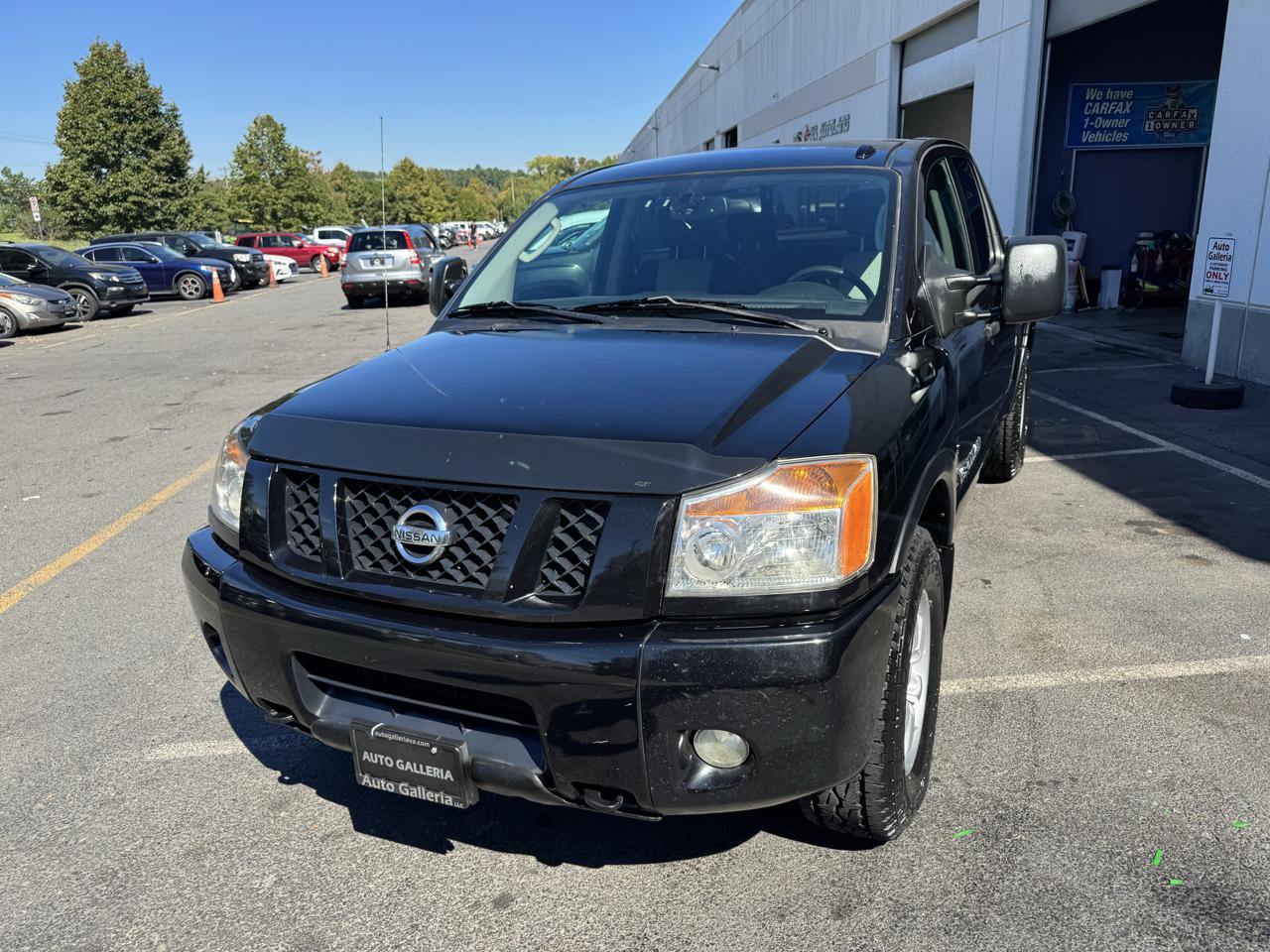 Nissan Titan SV Crew Cab 4WD 2011
