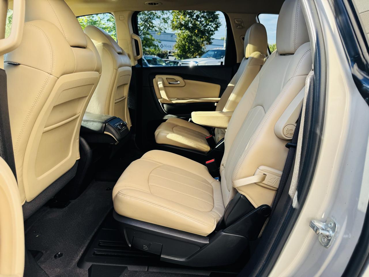 Chevrolet Traverse LTZ AWD 2011