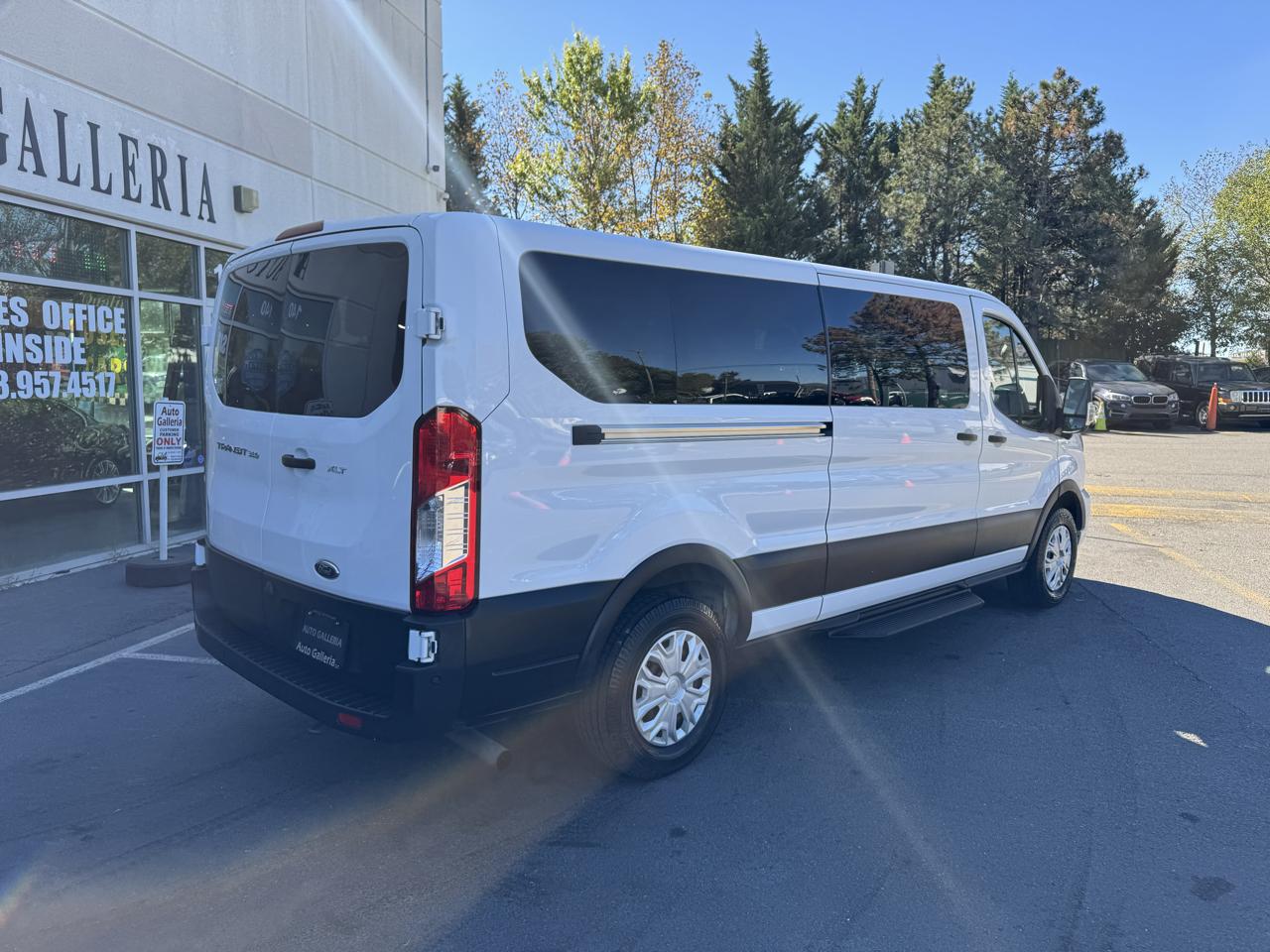 Ford Transit 350 Wagon Low Roof XLT w/Sliding Pass. 148-in. WB 2023