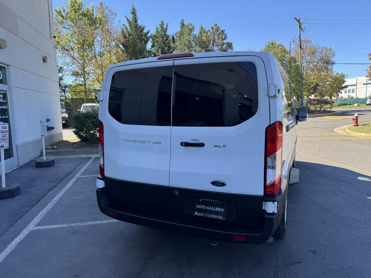 Ford Transit 350 Wagon Low Roof XLT w/Sliding Pass. 148-in. WB 2023