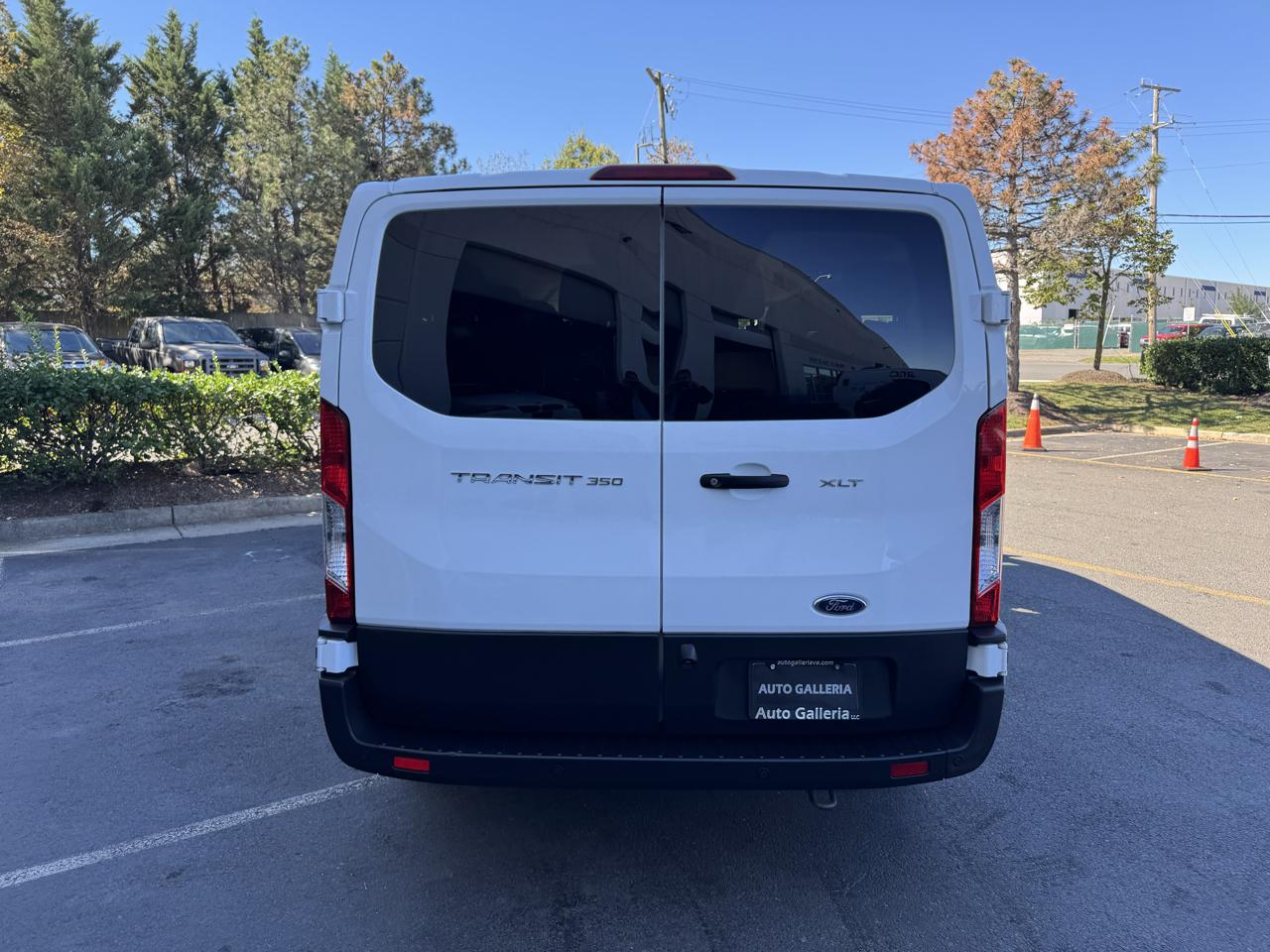 Ford Transit 350 Wagon Low Roof XLT w/Sliding Pass. 148-in. WB 2023