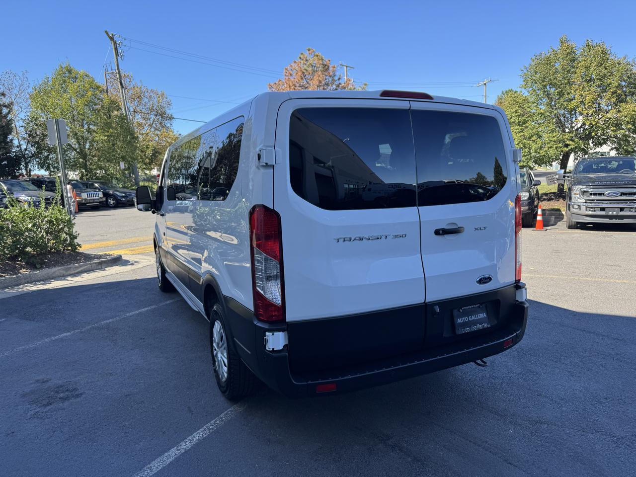 Ford Transit 350 Wagon Low Roof XLT w/Sliding Pass. 148-in. WB 2023