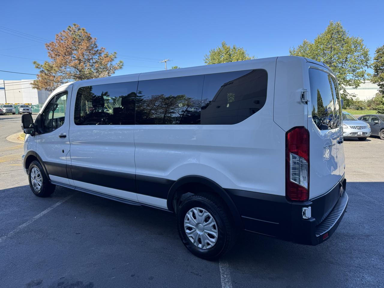 Ford Transit 350 Wagon Low Roof XLT w/Sliding Pass. 148-in. WB 2023