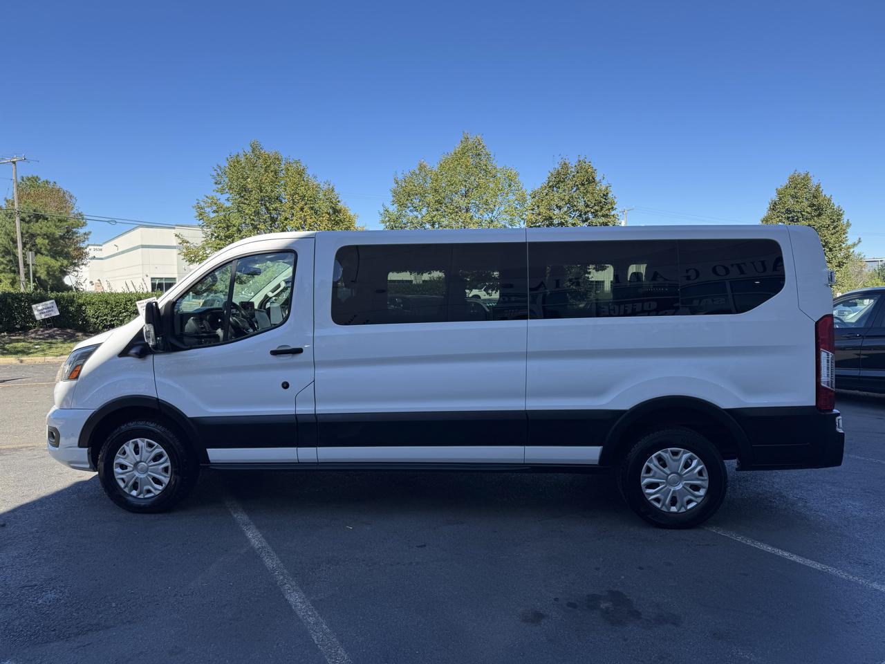 Ford Transit 350 Wagon Low Roof XLT w/Sliding Pass. 148-in. WB 2023