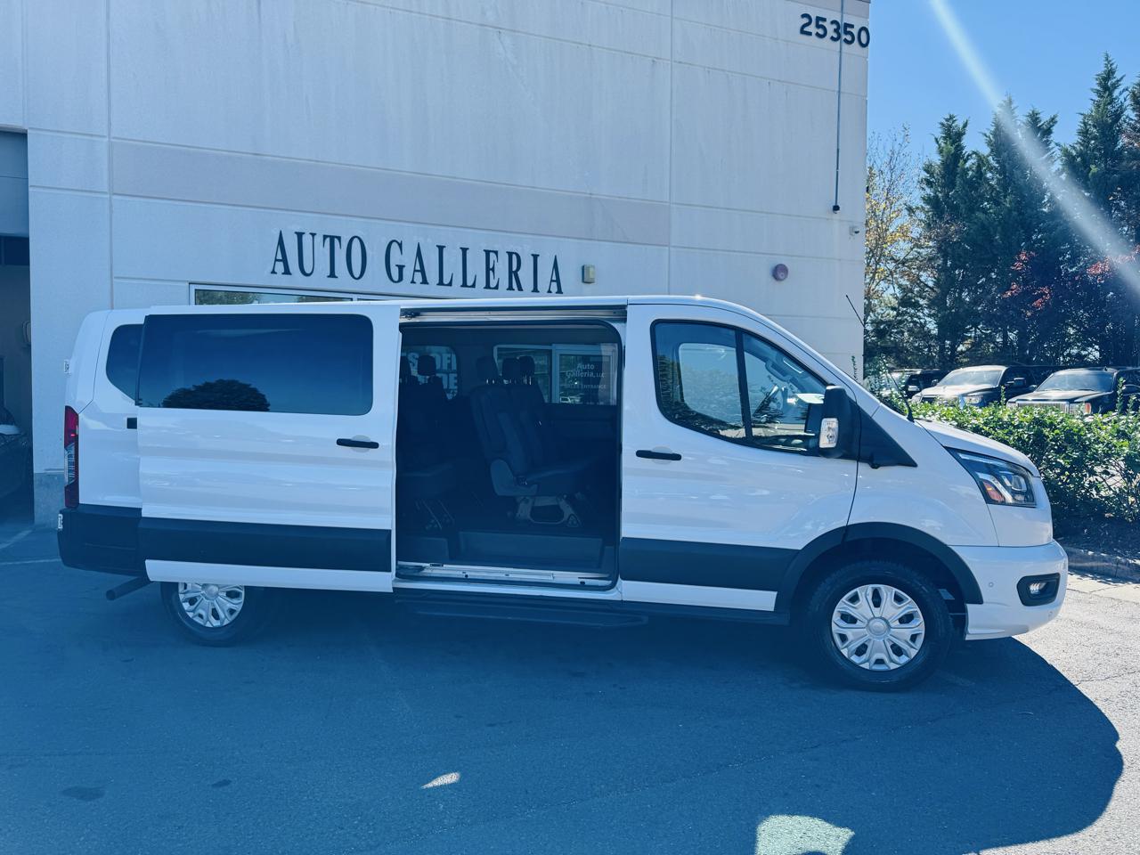 Ford Transit 350 Wagon Low Roof XLT w/Sliding Pass. 148-in. WB 2023