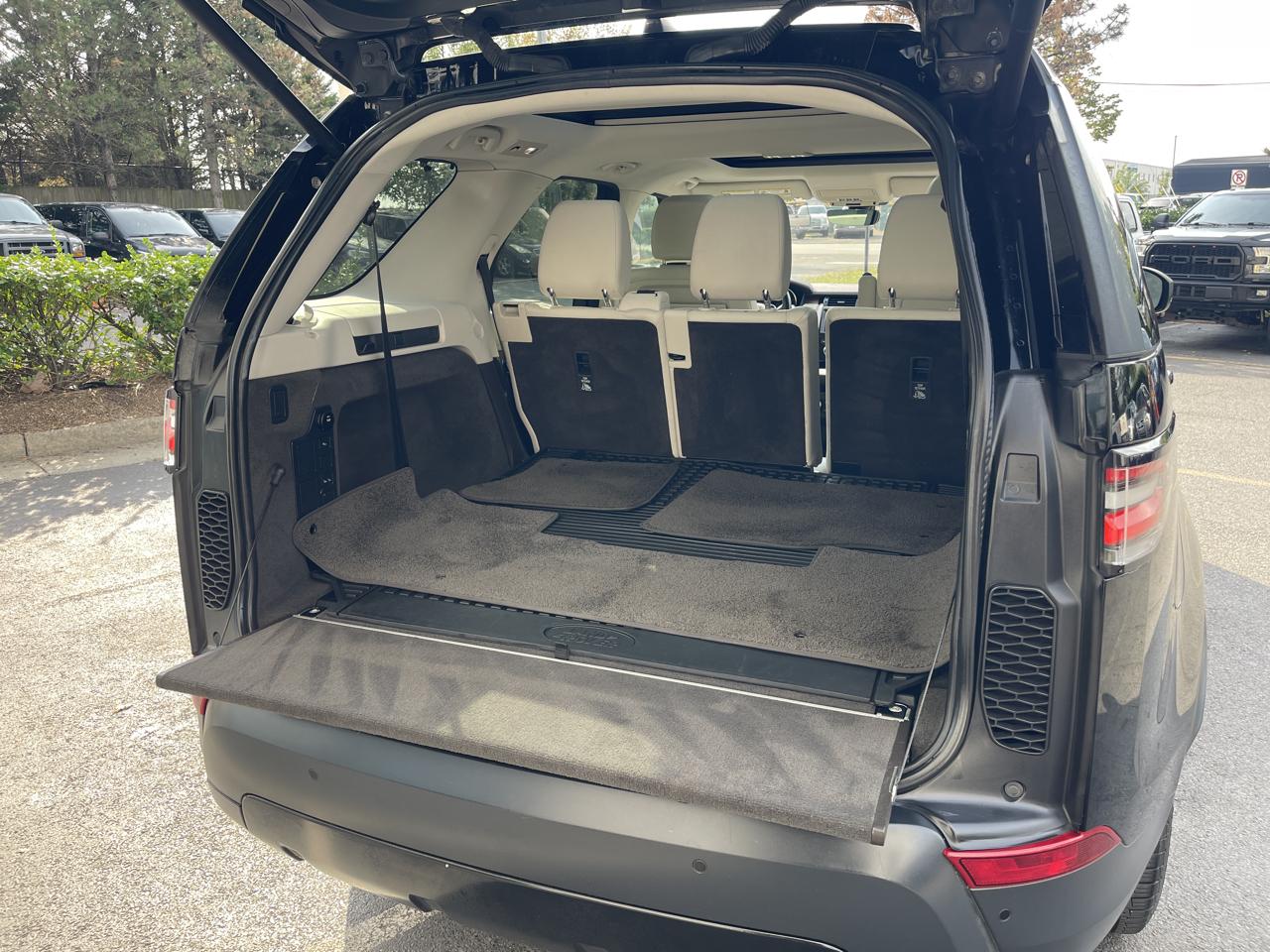 Land Rover Discovery HSE Luxury 4D SUV V6 2017