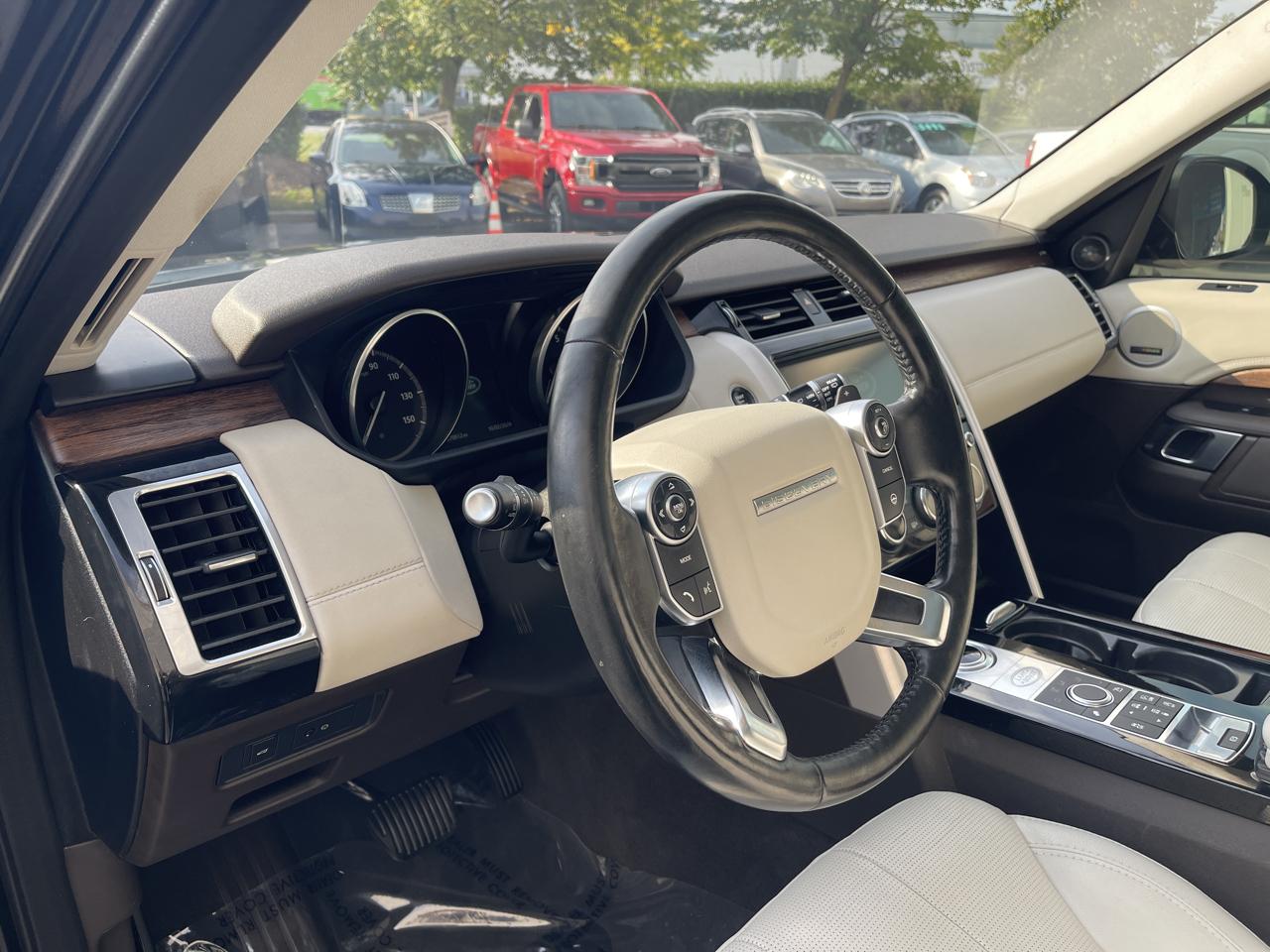 Land Rover Discovery HSE Luxury 4D SUV V6 2017