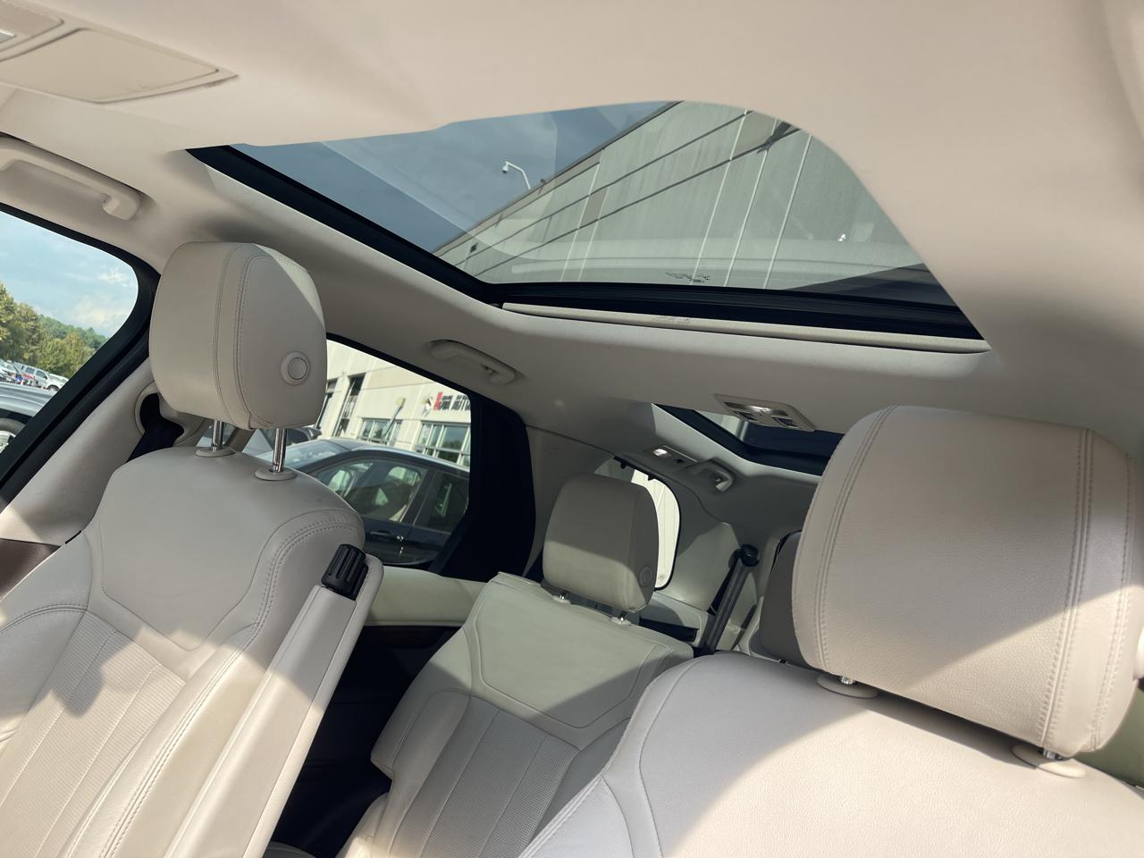 Land Rover Discovery HSE Luxury 4D SUV V6 2017