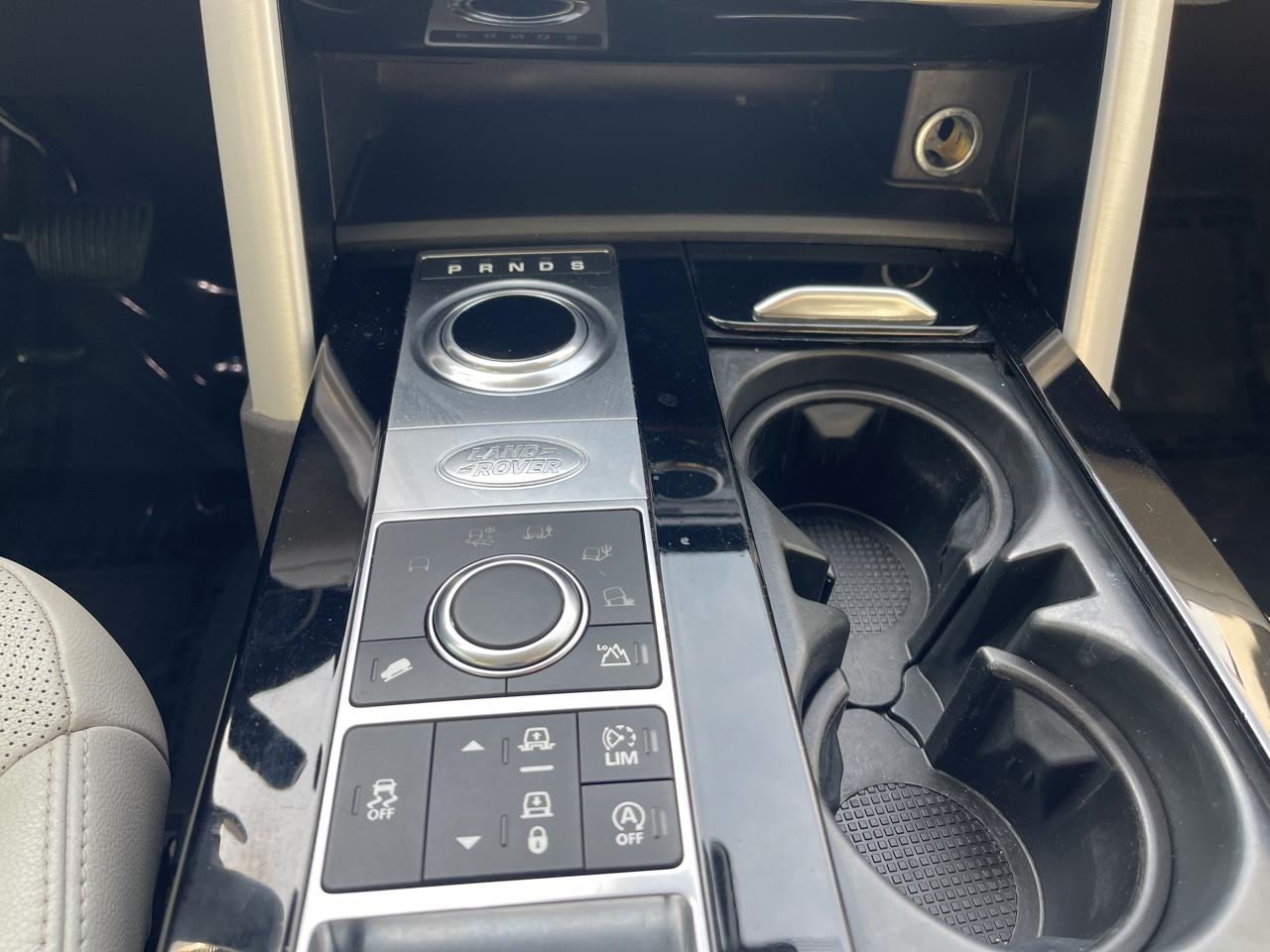 Land Rover Discovery HSE Luxury 4D SUV V6 2017