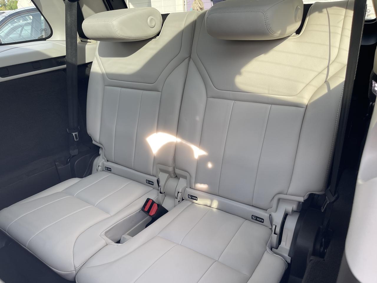 Land Rover Discovery HSE Luxury 4D SUV V6 2017