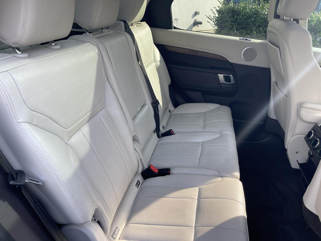 Land Rover Discovery HSE Luxury 4D SUV V6 2017
