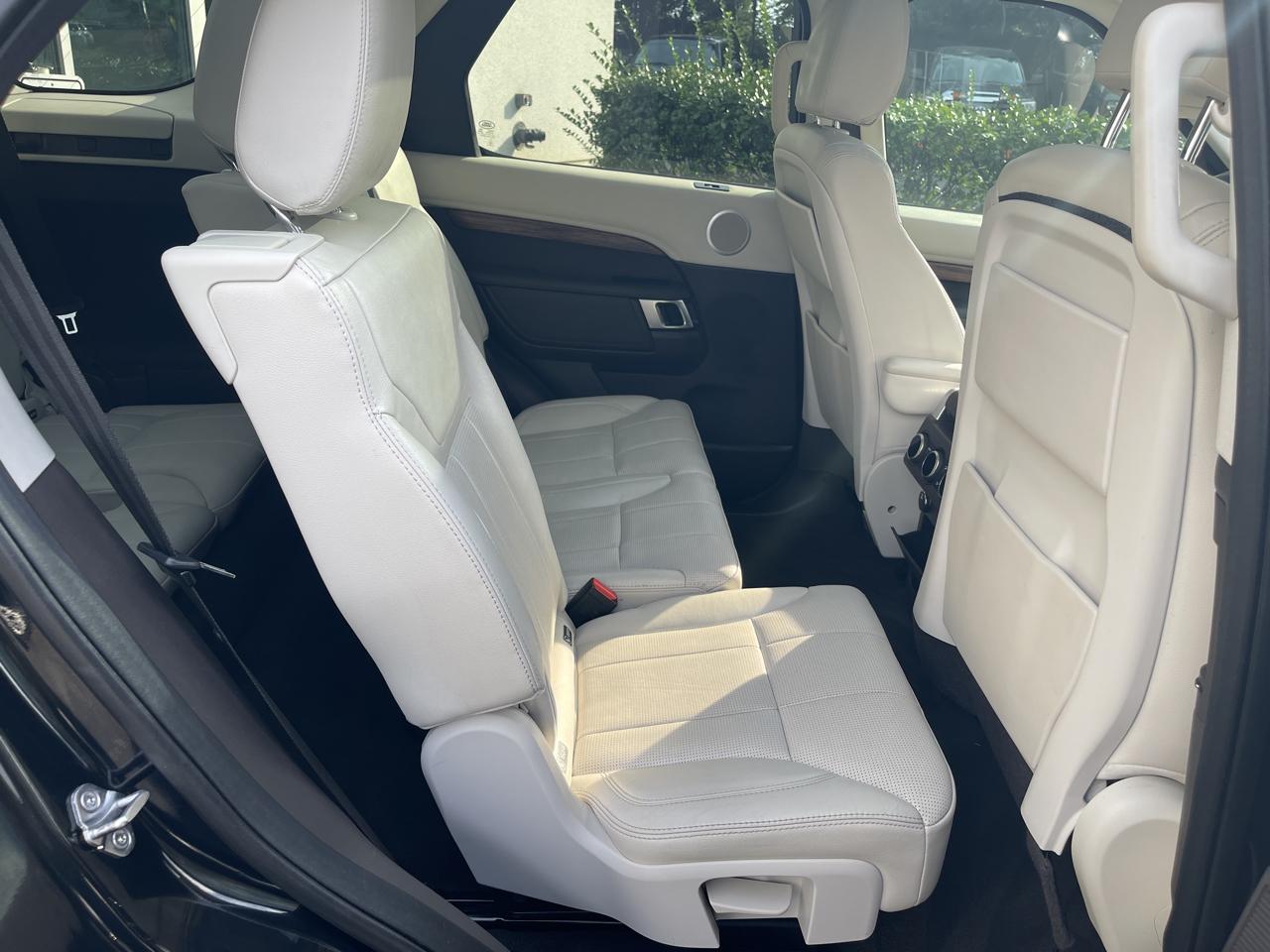 Land Rover Discovery HSE Luxury 4D SUV V6 2017