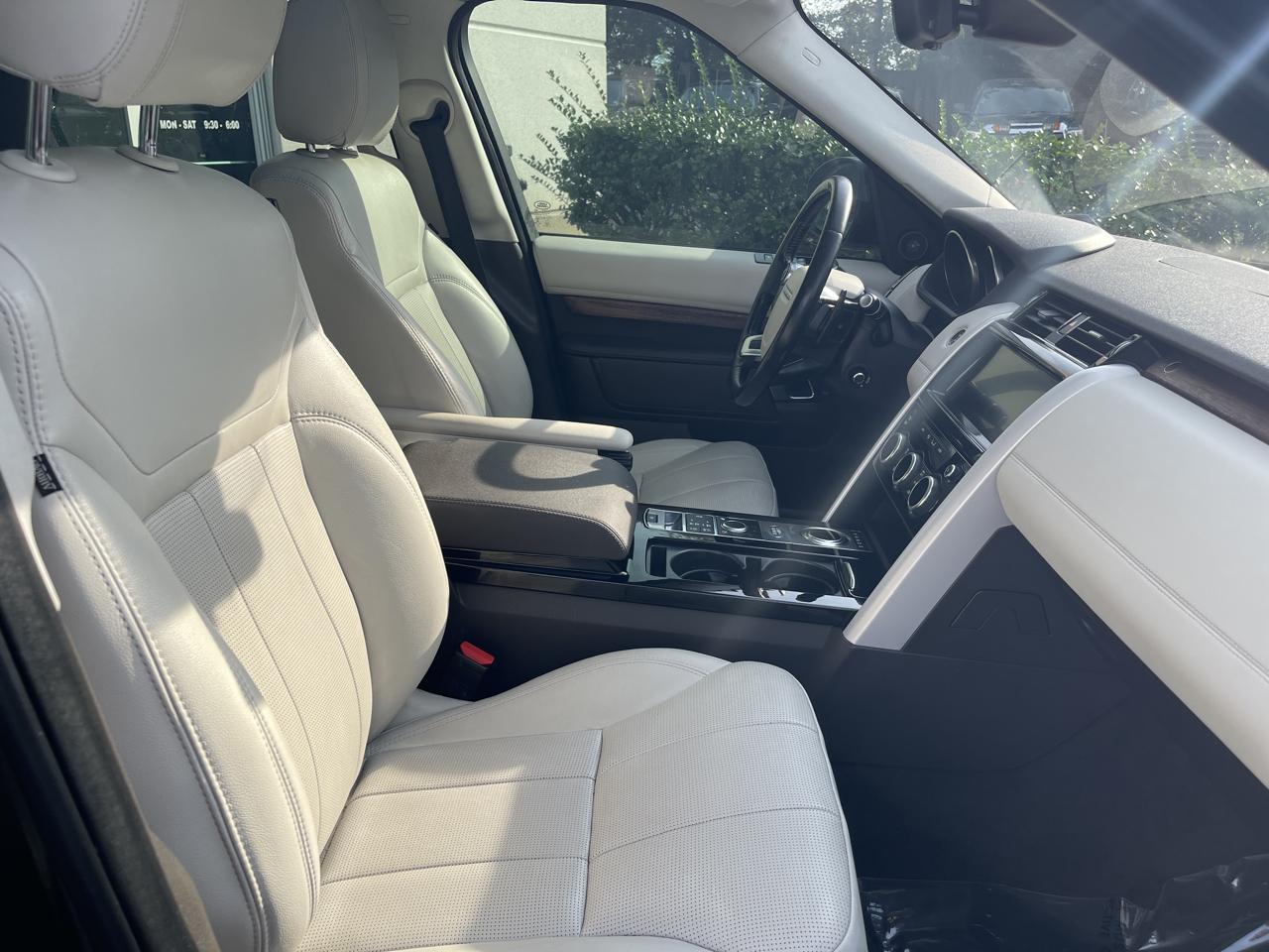 Land Rover Discovery HSE Luxury 4D SUV V6 2017