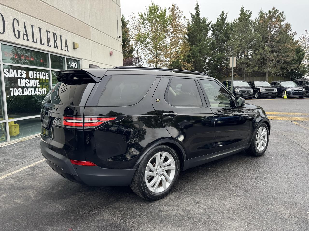 Land Rover Discovery HSE Luxury 4D SUV V6 2017