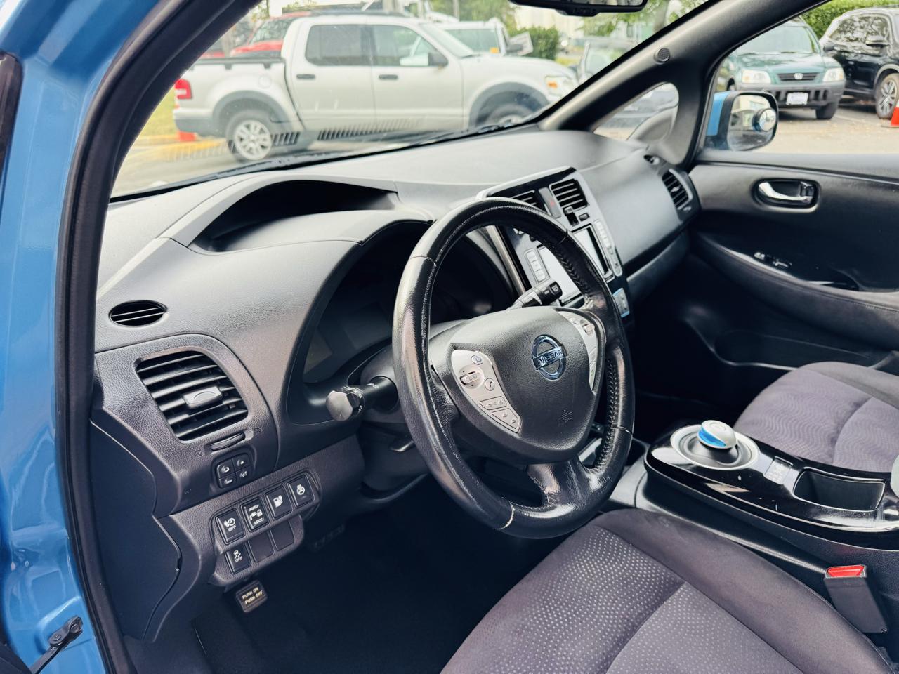 Nissan Leaf SL PLUS Hatchback 2013