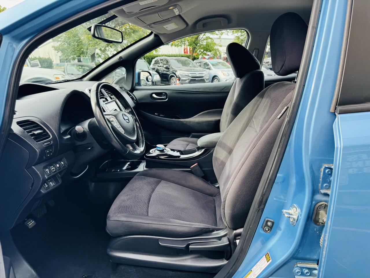 Nissan Leaf SL PLUS Hatchback 2013