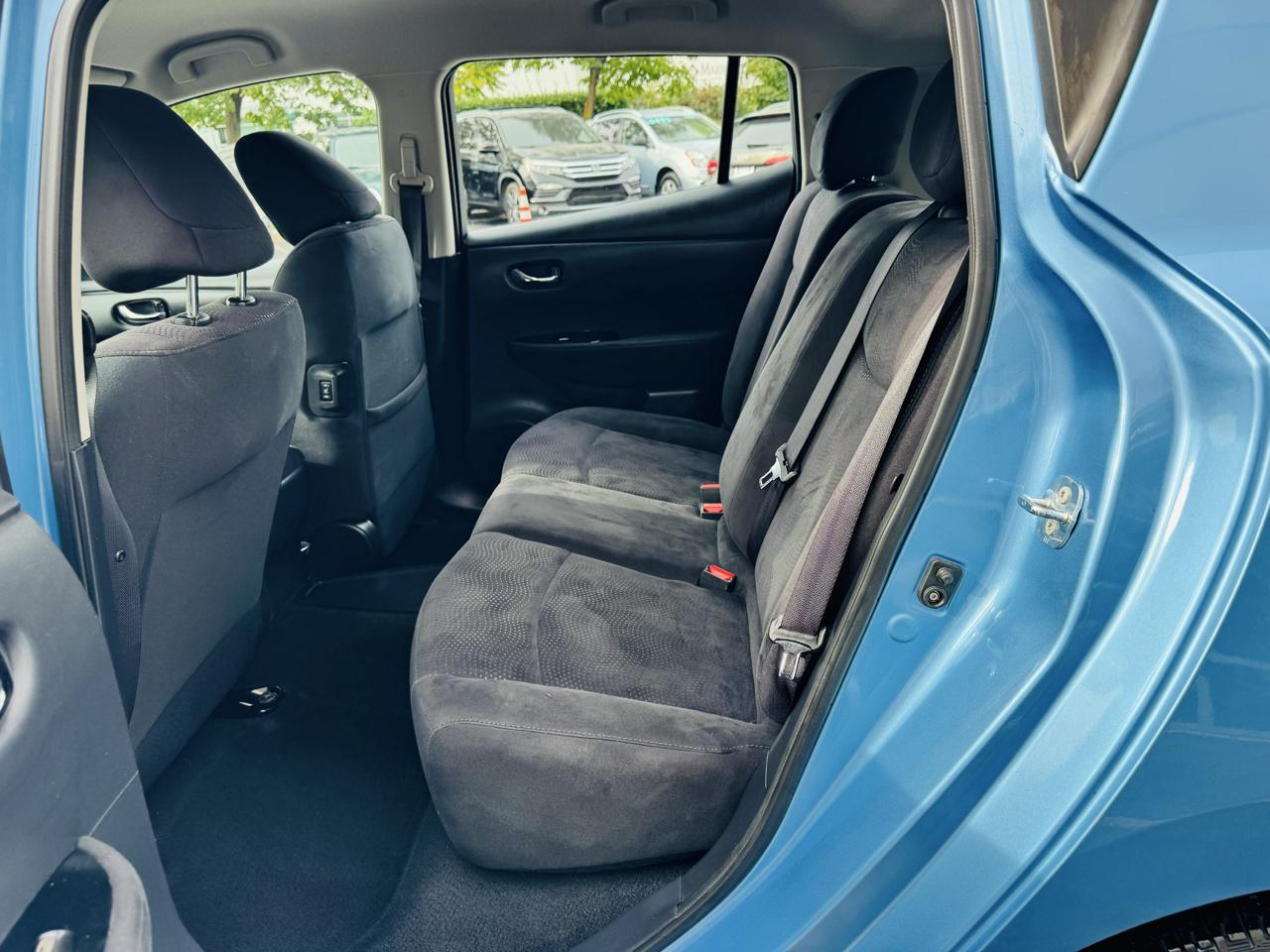 Nissan Leaf SL PLUS Hatchback 2013