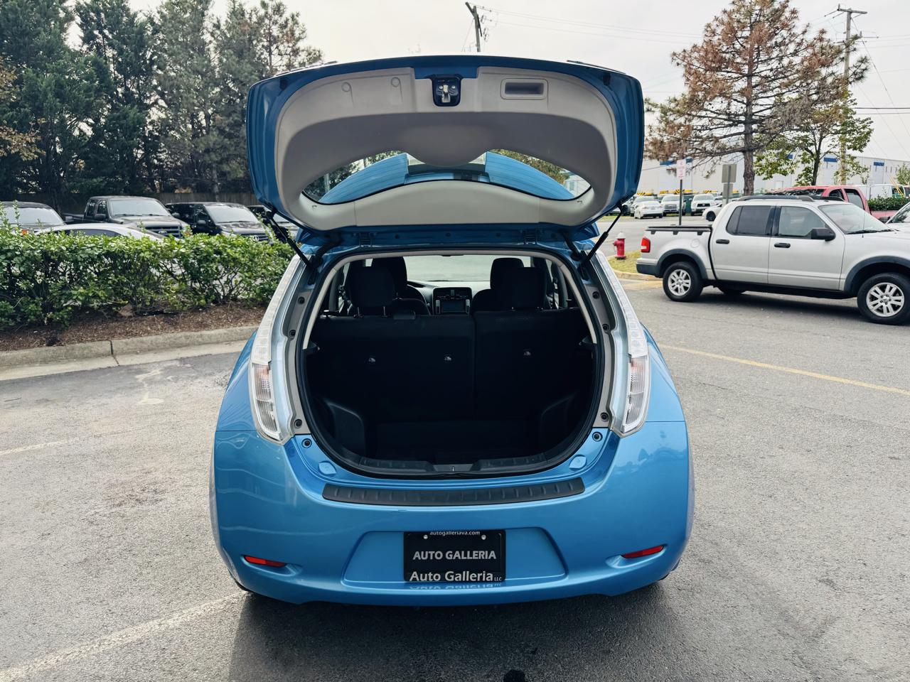 Nissan Leaf SL PLUS Hatchback 2013