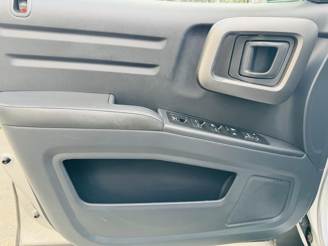 Honda Ridgeline RTL w/ Navigation 2009