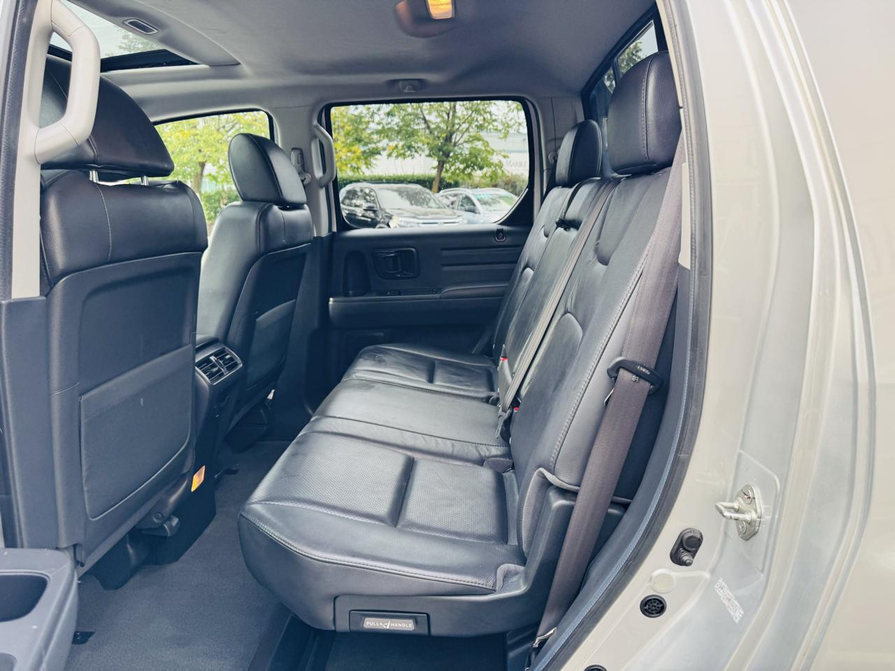 Honda Ridgeline RTL w/ Navigation 2009