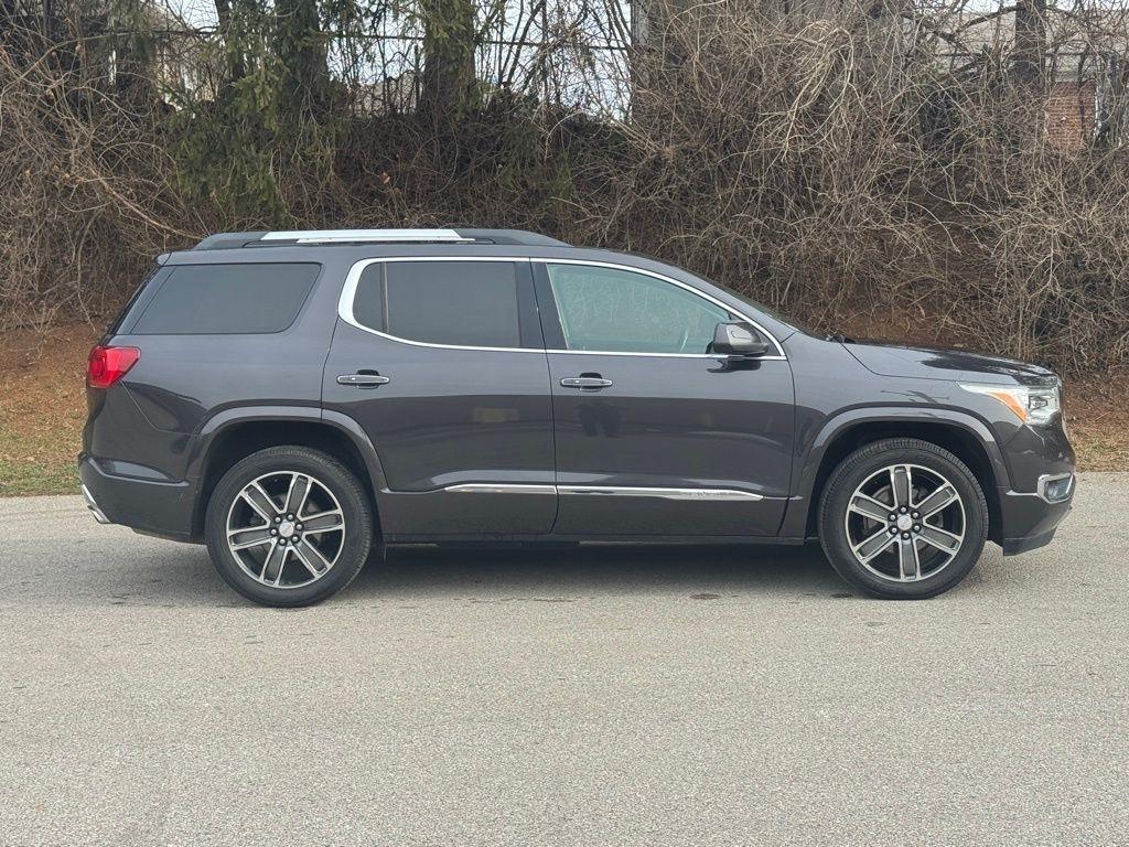 GMC Acadia  2017
