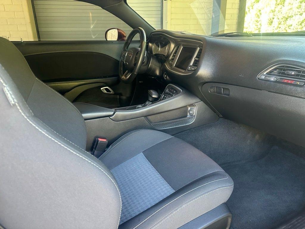 Dodge Challenger  2021