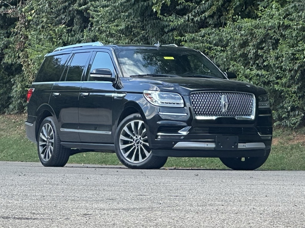 2018 Lincoln Navigator Select photo 2