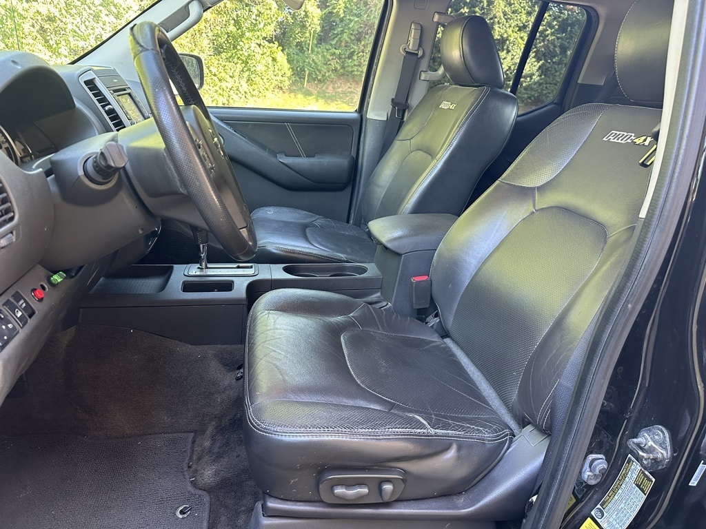 2013 Nissan Frontier PRO-4X photo 3