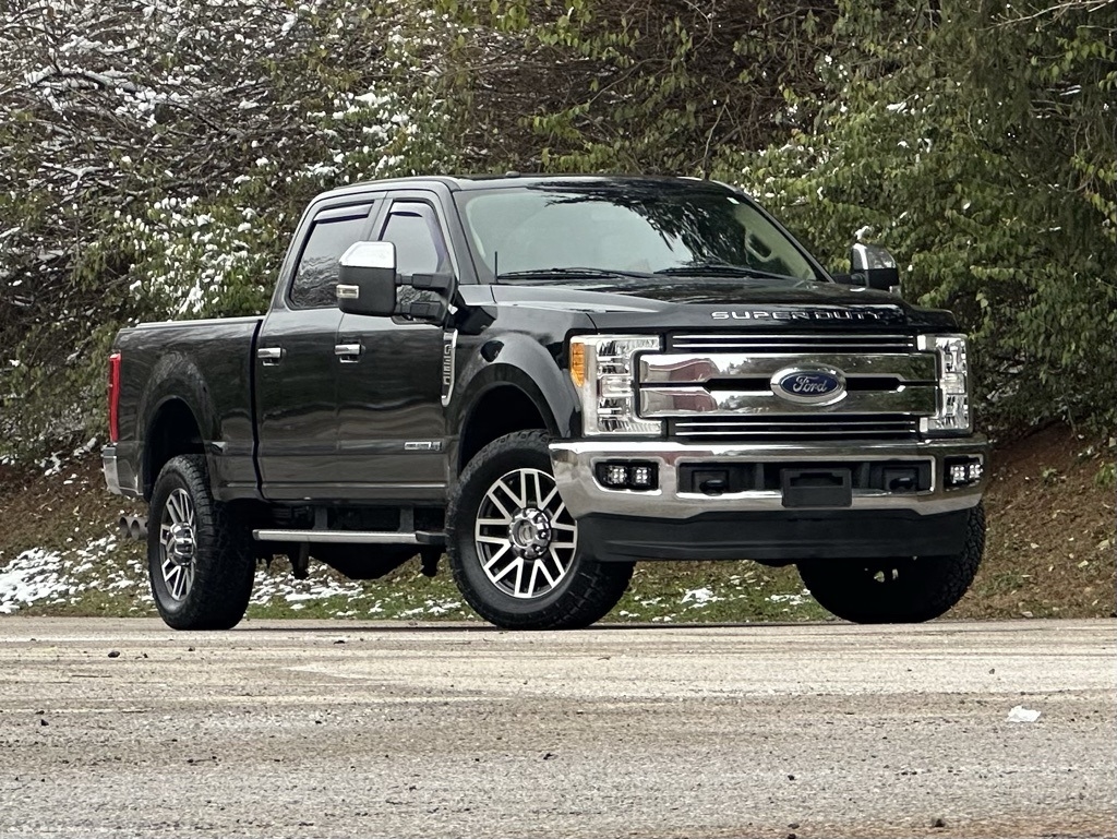 2017 Ford F-350 Lariat photo 2