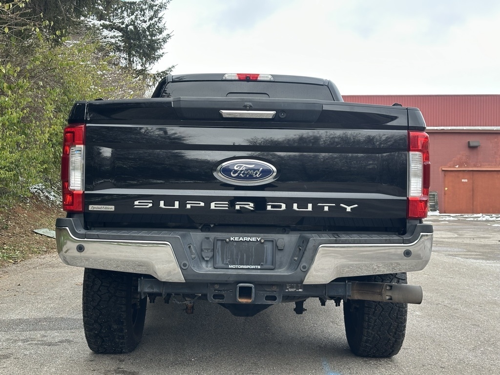 2017 Ford F-350 Lariat photo 4